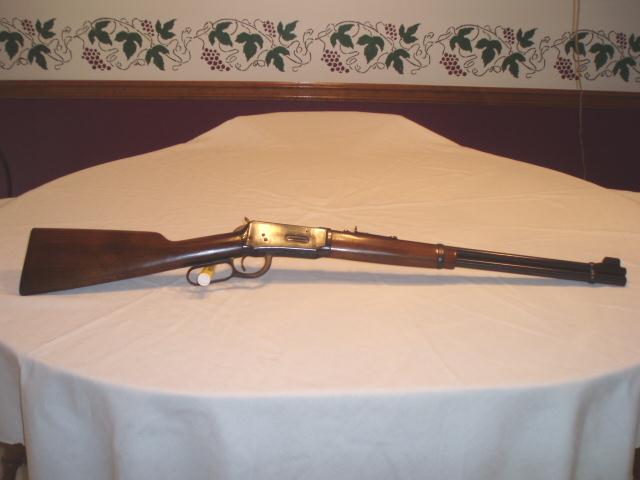 WINCHESTER MODEL 94 RIFLE. pre-64, .32 cal., 20 inch barrel, blue 99%, WINCHESTER MODEL 94 RIFLE. pre-64, .32 cal., 20 inch barrel, blue 99%,